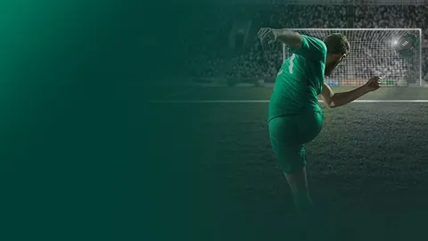 “VAR助点球变进球利器，英媒关注频繁手球判罚现象”